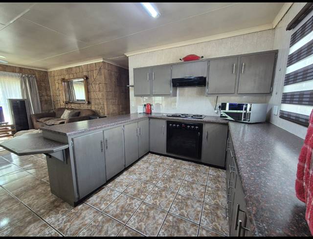 3 BEDROOM TOWNHOUSE FOR SALE IN DUNCANVILLE